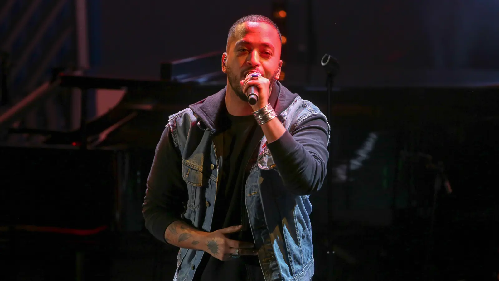 مغني "ذا فويس" سليمان يواجه تهمة التحرش الجنسي