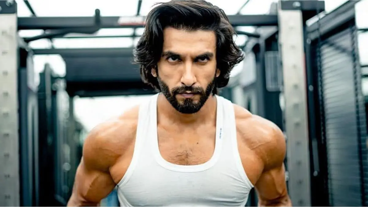 استجواب نجم بوليوود رانفير سينغ بسبب صور عارية