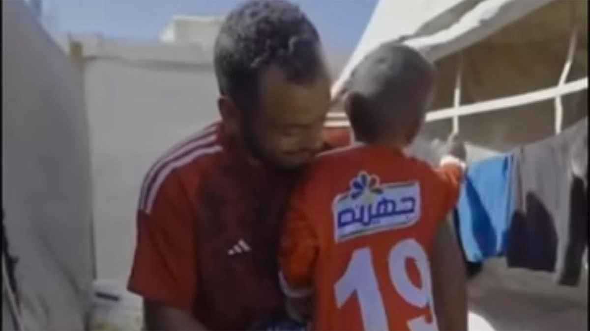 يكفي أنك شبهي.. نجم الأهلي المصري يستجيب لطلب طفل فلسطيني (فيديو وصورة)