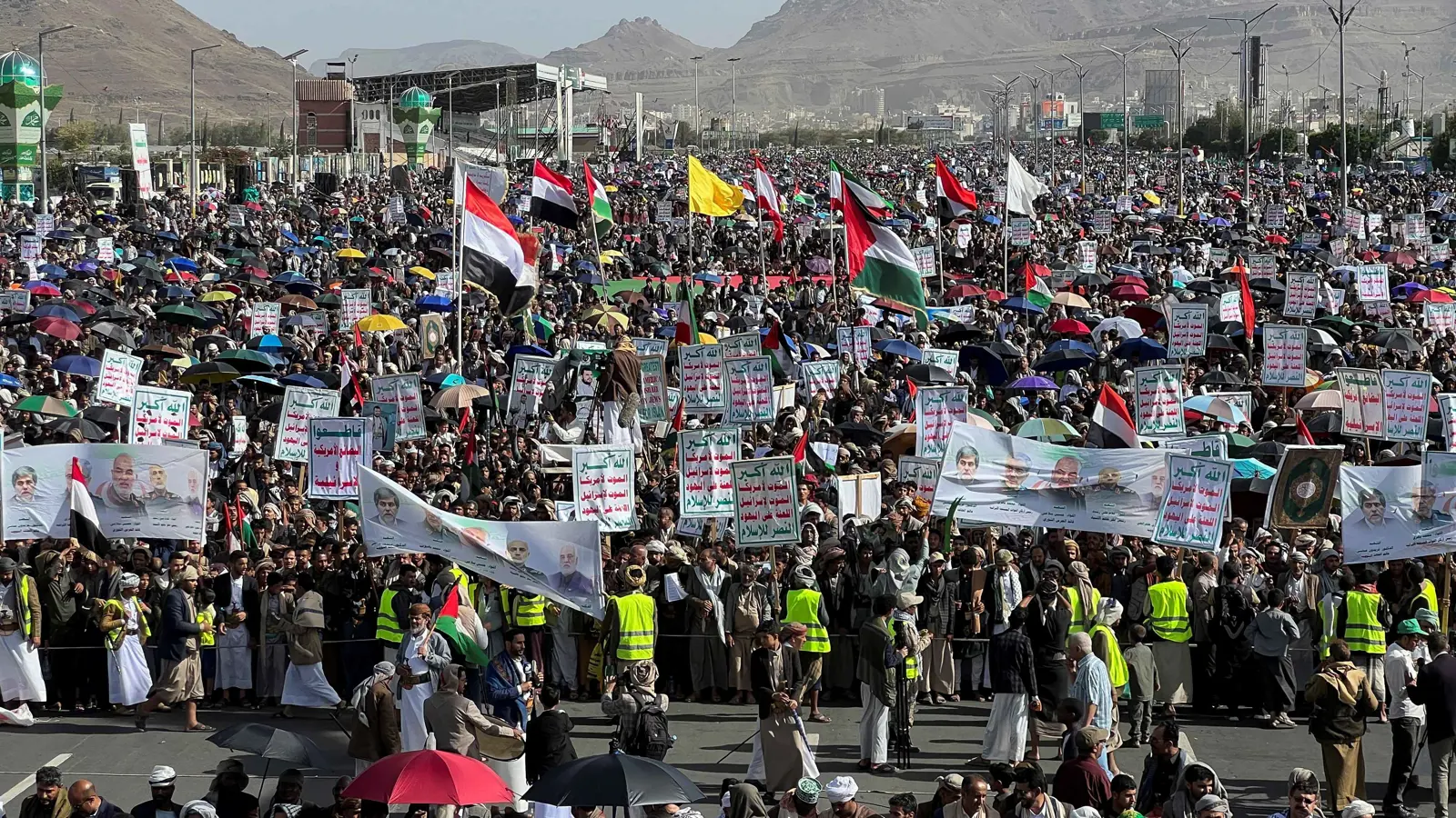 بحضور"رئيس أركان" الحوثيين.. استهداف إسرائيلي لاجتماع في صنعاء