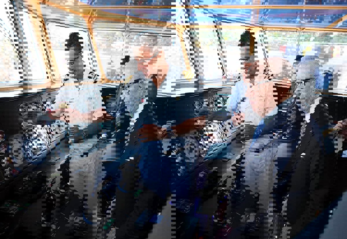 السبسي يدشن أول خافرة حربية من صنع تونسي