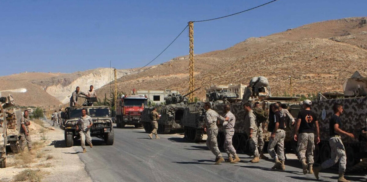 مسؤول أمني لبناني: المسلّحون السوريون والمدنيون النازحون سيتوجهون من عرسال إلى إدلب