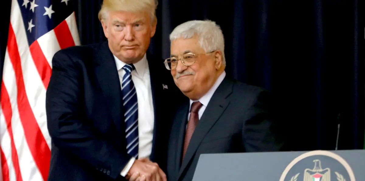 عباس يجدد تمسكه بحل الدولتين خلال لقائه مع ترامب