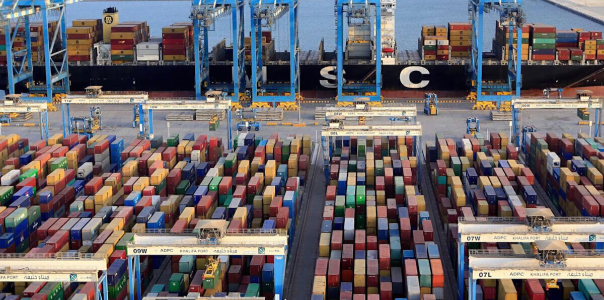 وصول سفينة مساعدات إماراتية إلى عدن اليمنية‎