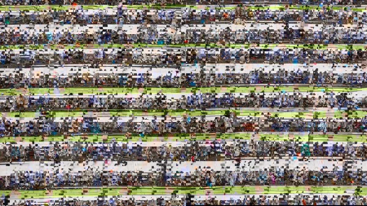 بعد توقفها لعامين.. موائد إفطار رمضان تعود للحرم المكي