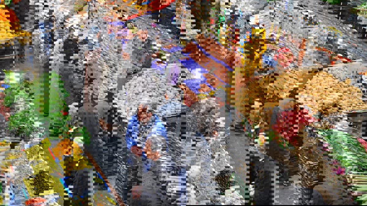 الجزائر.. ارتفاع الأسعار ينذر بأزمة بين الحكومة وتجار المواد الغذائية