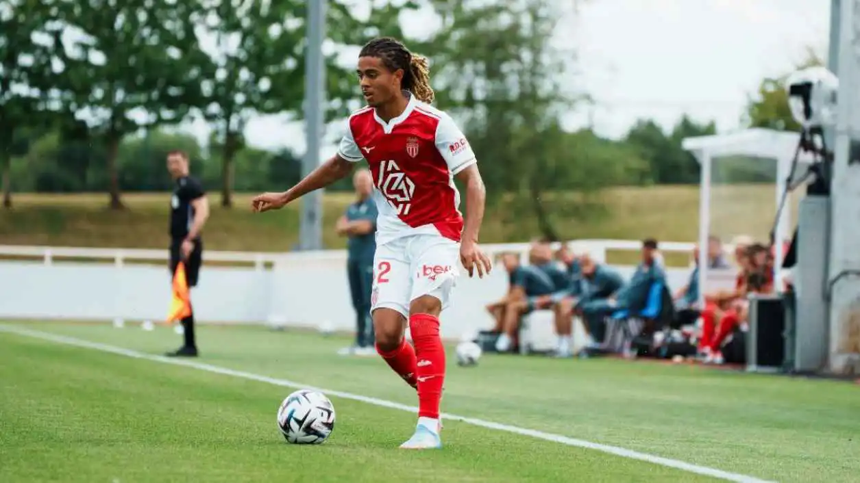 نيوم السعودي يعلن رسميا ضمّ موهبة موناكو الفرنسي