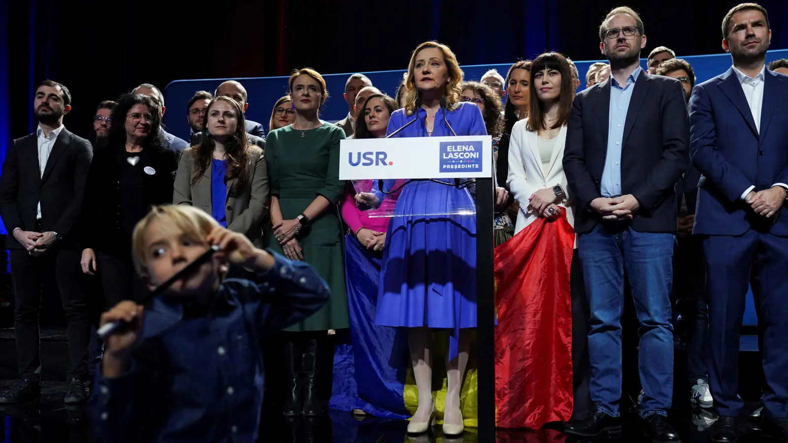 رومانيا.. "الدستورية العليا" تأمر بإعادة فرز أصوات انتخابات الرئاسة