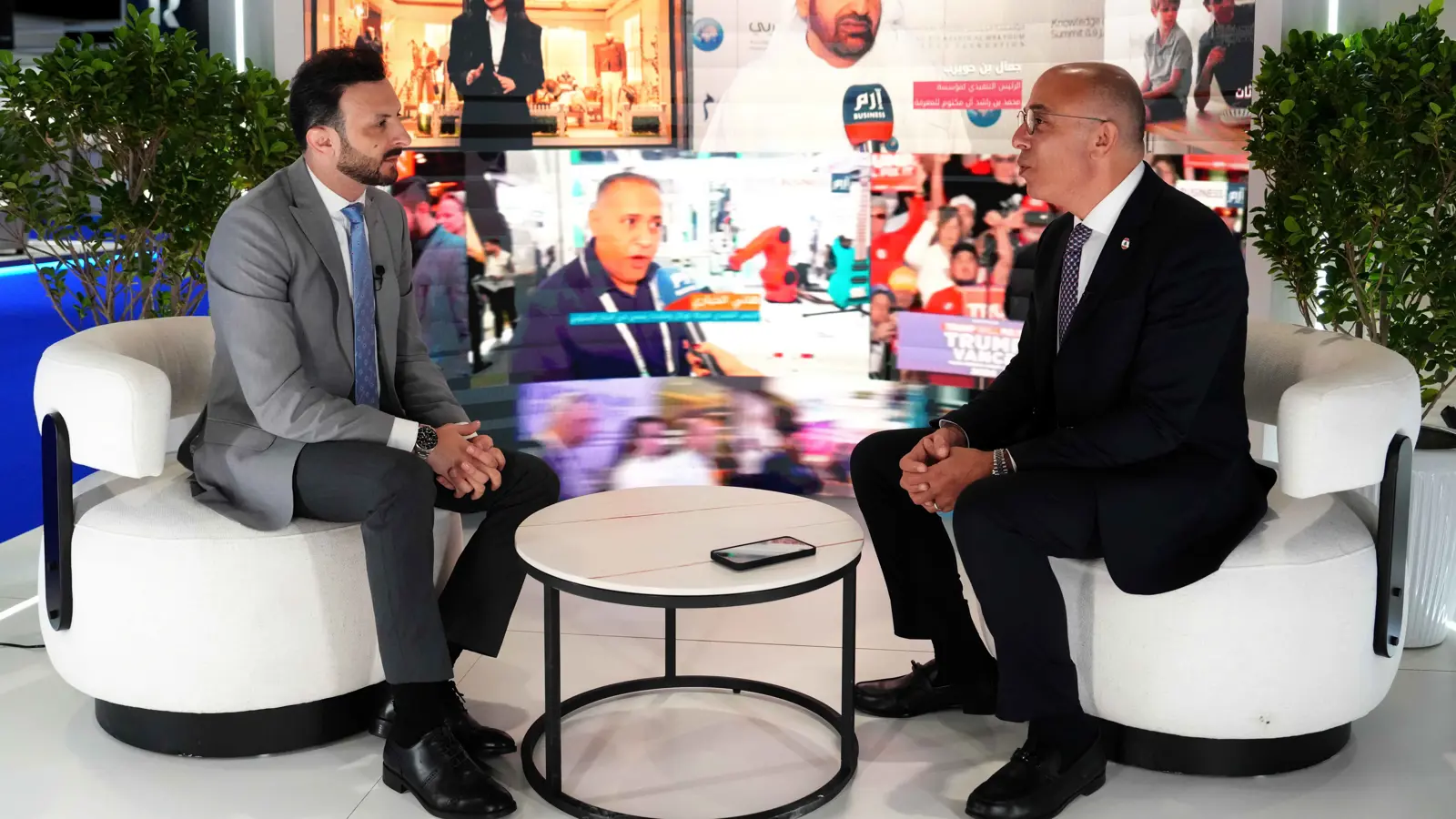 سفير لبنان في الإمارات: حملات الإغاثة الإماراتية للبنانيين رمز للتضامن العميق