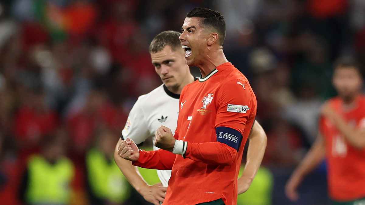 اللحظة التي ينتظرها عشاقه.. متى يصل كريستيانو رونالدو إلى الهدف 1000؟