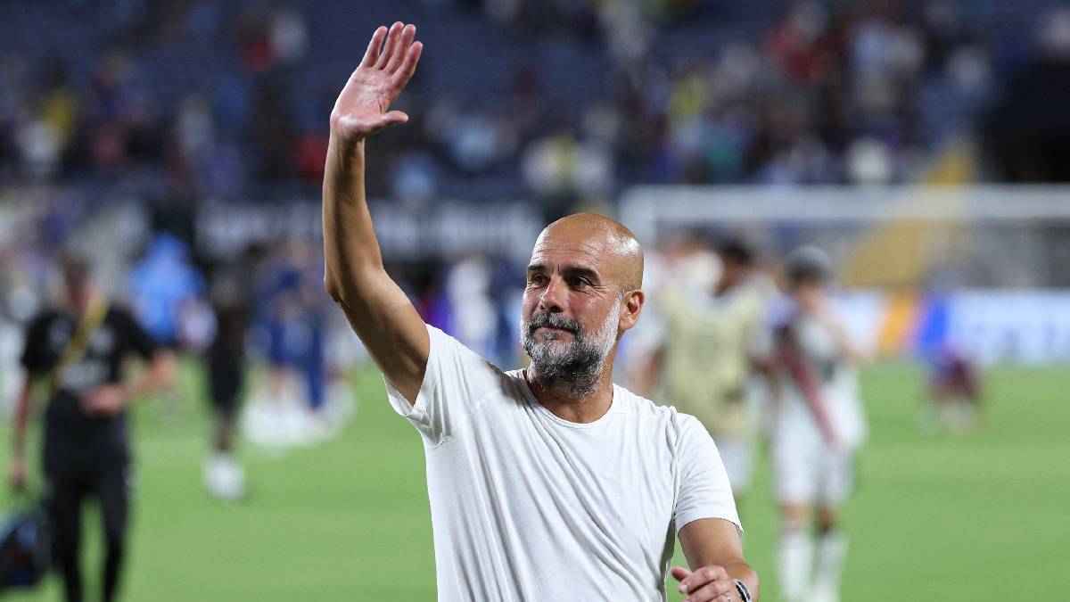 "غوارديولا" يهدد صفقة برشلونة المنتظرة