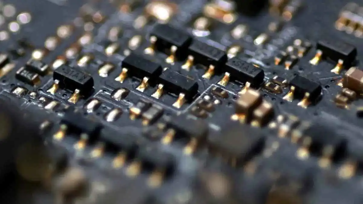 الصين تأمر شركاتها بوقف استخدام برمجيات الأمن الإلكتروني الأمريكية والإسرائيلية