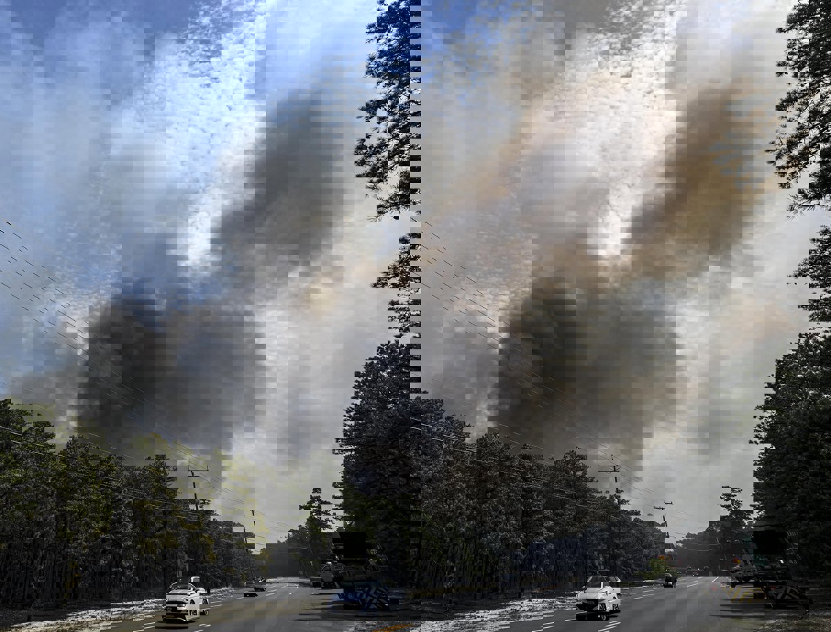 فرار الآلاف من الأهالي إثر حرائق غابات في نيو مكسيكو الأمريكية
