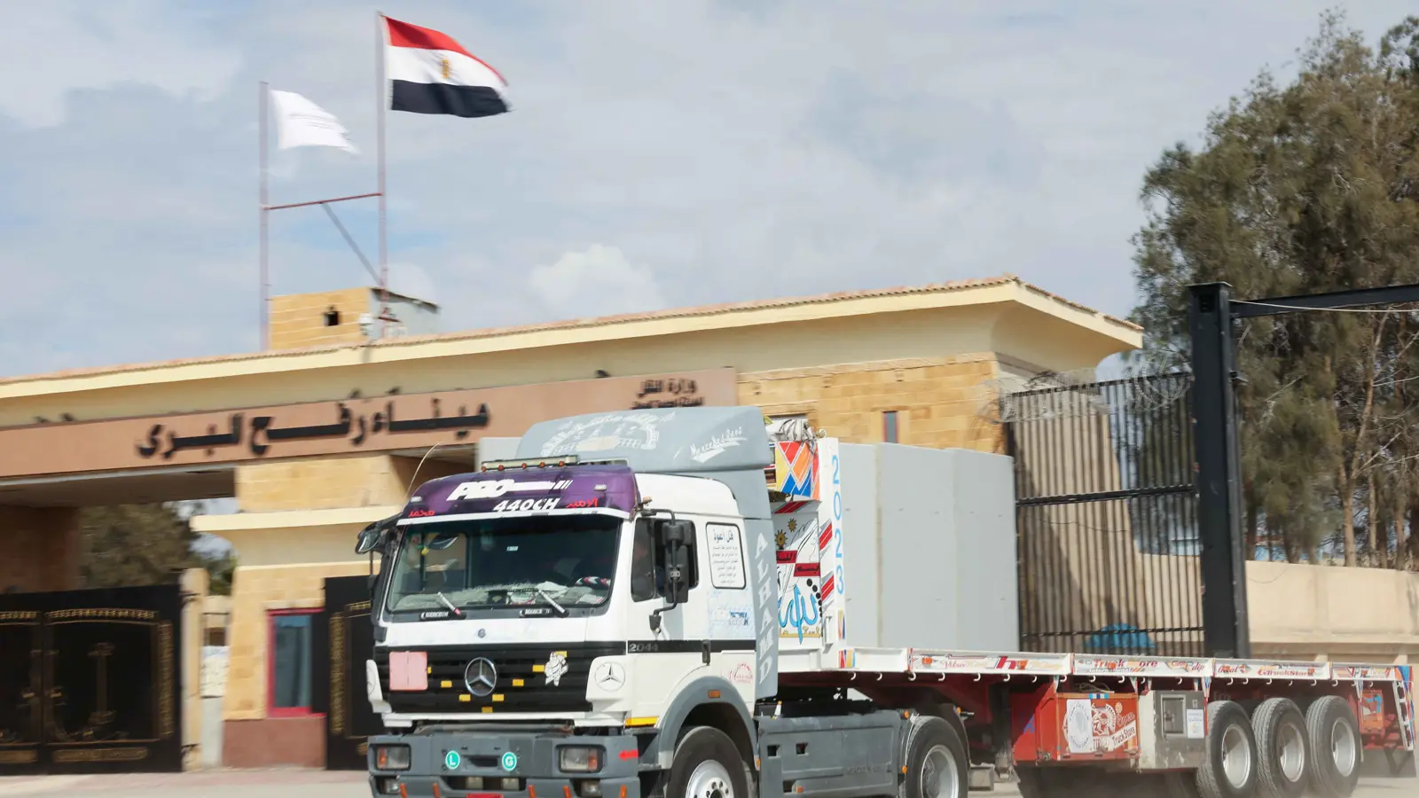 قناة عبرية: واشنطن "غاضبة" من قرار نتنياهو بشأن معبر رفح