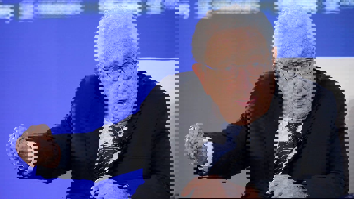 كيسنجر خارج الحديقة