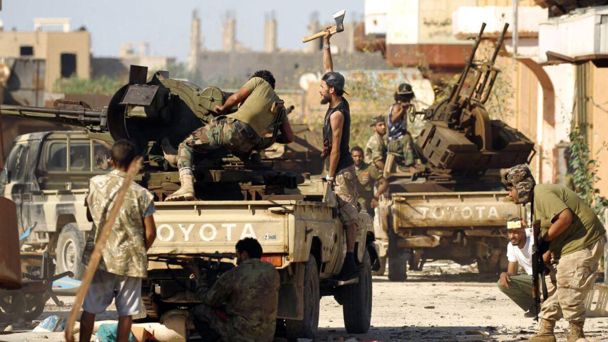 ليبيا.. حشود مسلحة في مناطق بن غشير ومحيط المطار بطرابلس