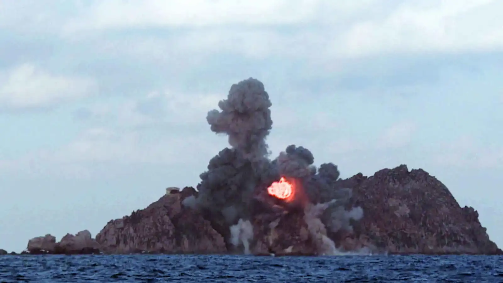 كوريا الشمالية تتعهد بالكشف عن خطط جديدة لتعزيز الردع النووي