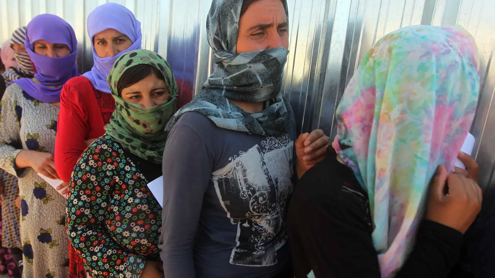 محكمة سويدية تقضي بسجن امرأة بتهمة الإبادة الجماعية في سوريا