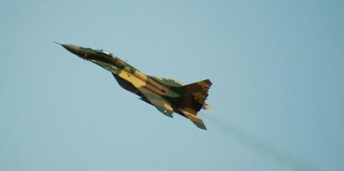سقوط طائرة حربية بضواحي بنغازي الليبية