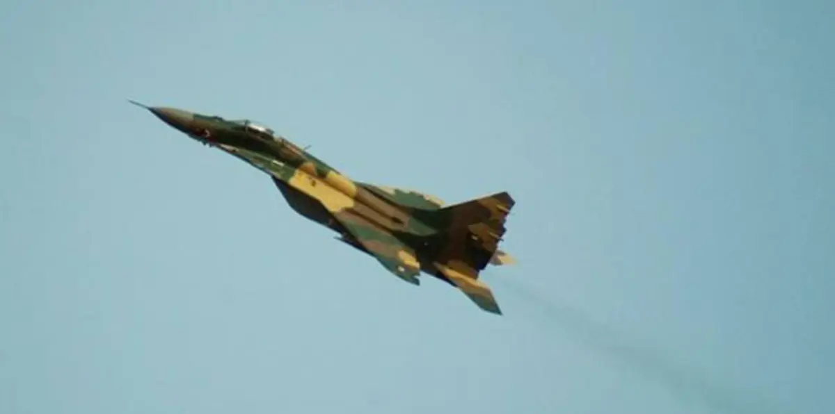 سقوط طائرة حربية بضواحي بنغازي الليبية