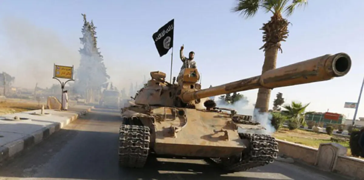 داعش يشنّ هجومًا لاستعادة تدمر ويحيطها من 3 جهات