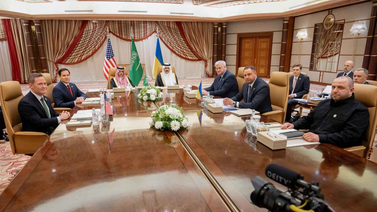 البيت الأبيض: المحادثات الأمريكية الأوكرانية في جدة "إيجابية"