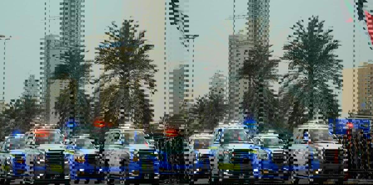 الشرطة الكويتية تضبط عقيدين و3 مواطنات بشقة "مشبوهة"