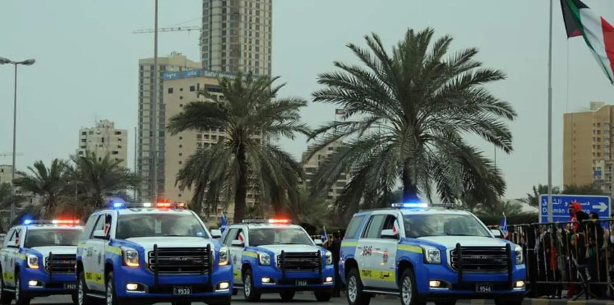 الشرطة الكويتية تضبط عقيدين و3 مواطنات بشقة "مشبوهة"