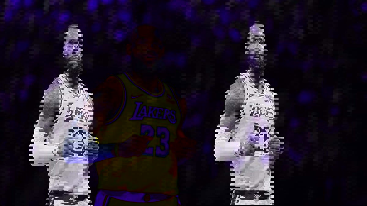 عقد طويل ينتظر ليبرون جيمس مع ليكرز