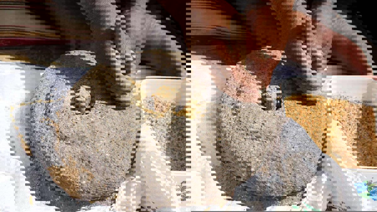 بسبب تردي الأوضاع الاقتصادية.. "الرحى" تعود إلى الشمال السوري