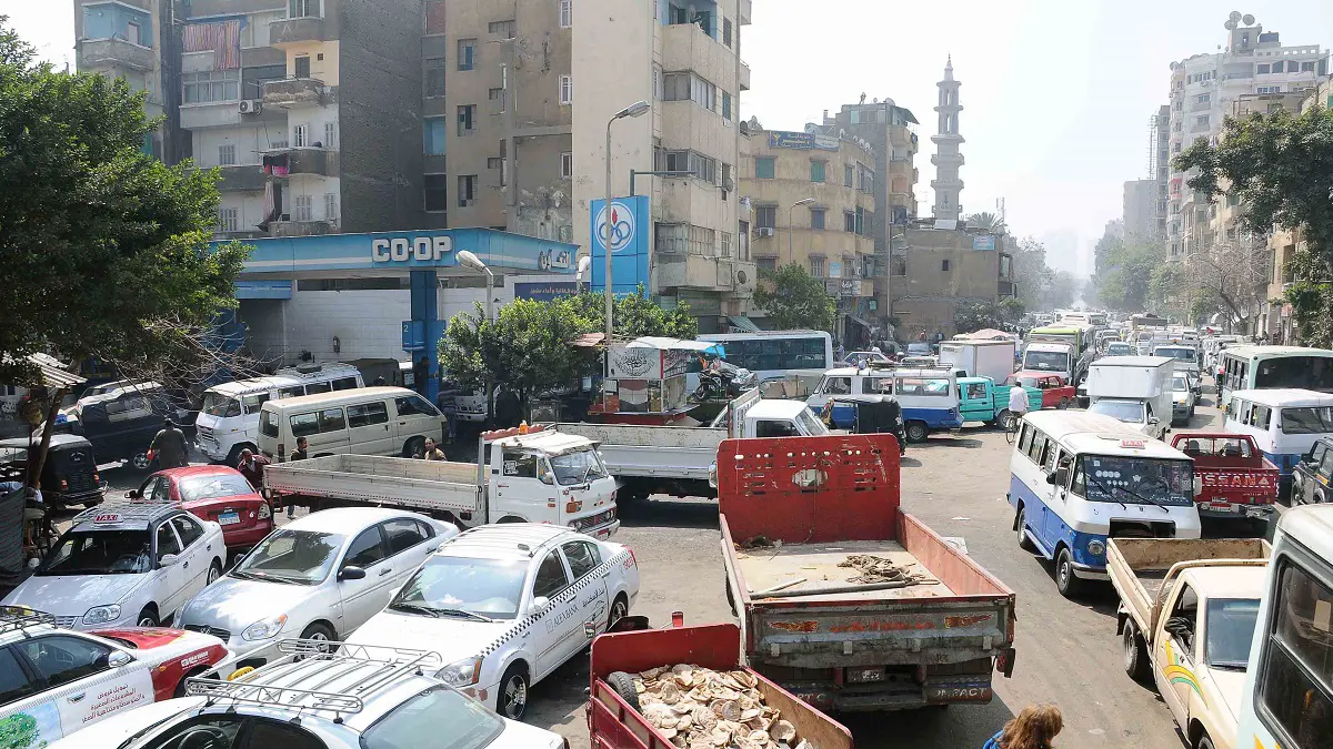 كيف أثر رفع أسعار الوقود على السلع والخدمات الأساسية في مصر؟