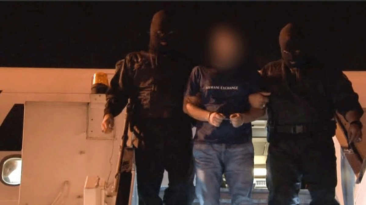 سقوط عصابة لتهريب الفتيات يكشف ازدهار تجارة البشر في إيران