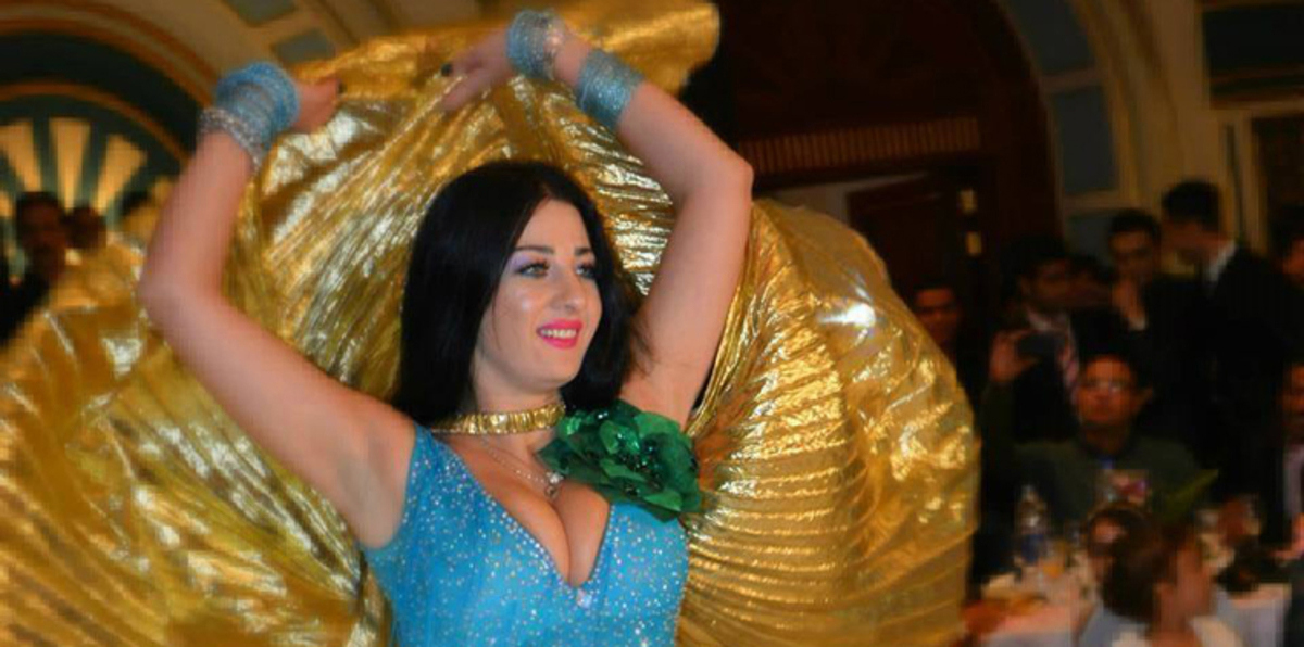 صافينار تستعرض رشاقتها بمباراة كرم قدم (صور)