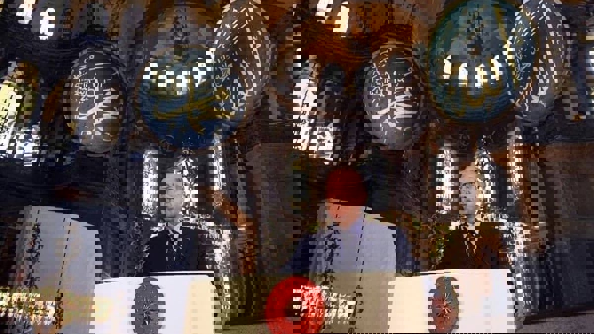 "المونيتور": أردوغان يستغل الدين لإنقاذ شعبيته