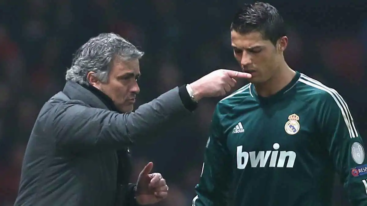 مودريتش: مورينيو تسبب في بكاء رونالدو بغرفة ملابس ريال مدريد