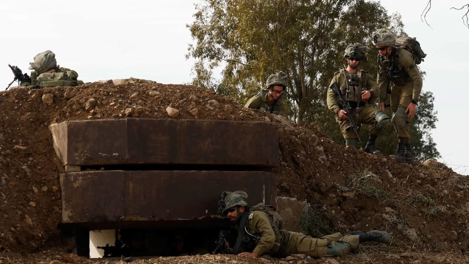 مقتل 3 جنود إسرائيليين بتفجير عبوة ناسفة شمالي غزة