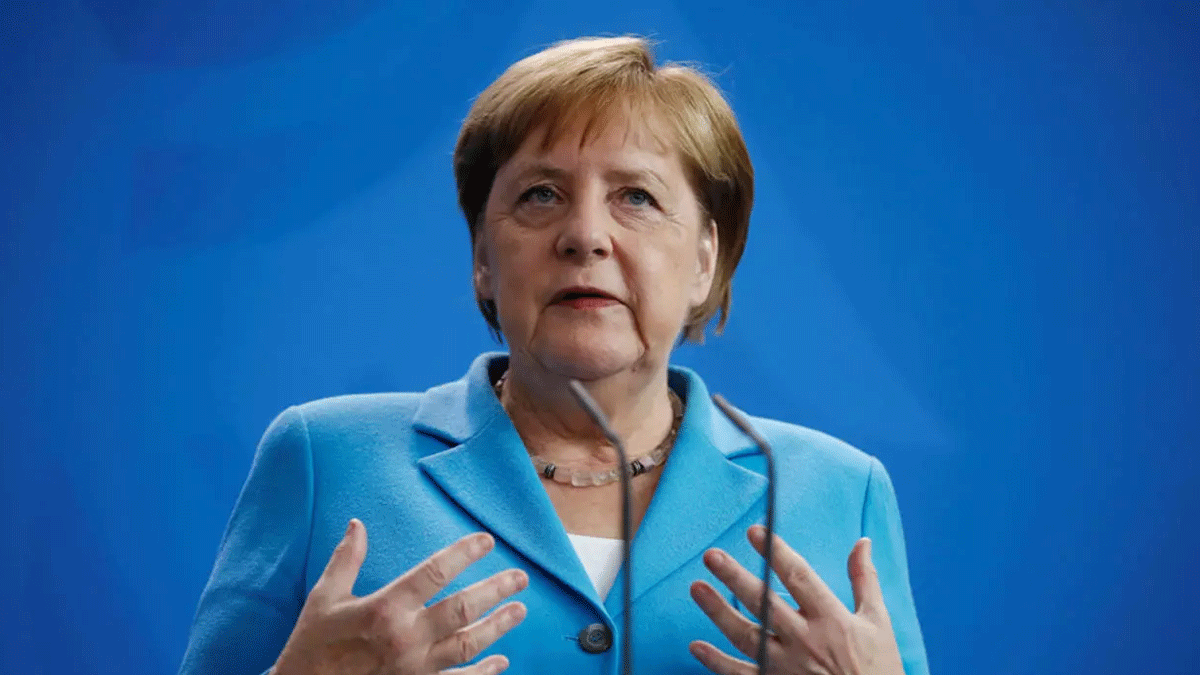 ميركل تبحث مع حفتر الوضع في ليبيا‎