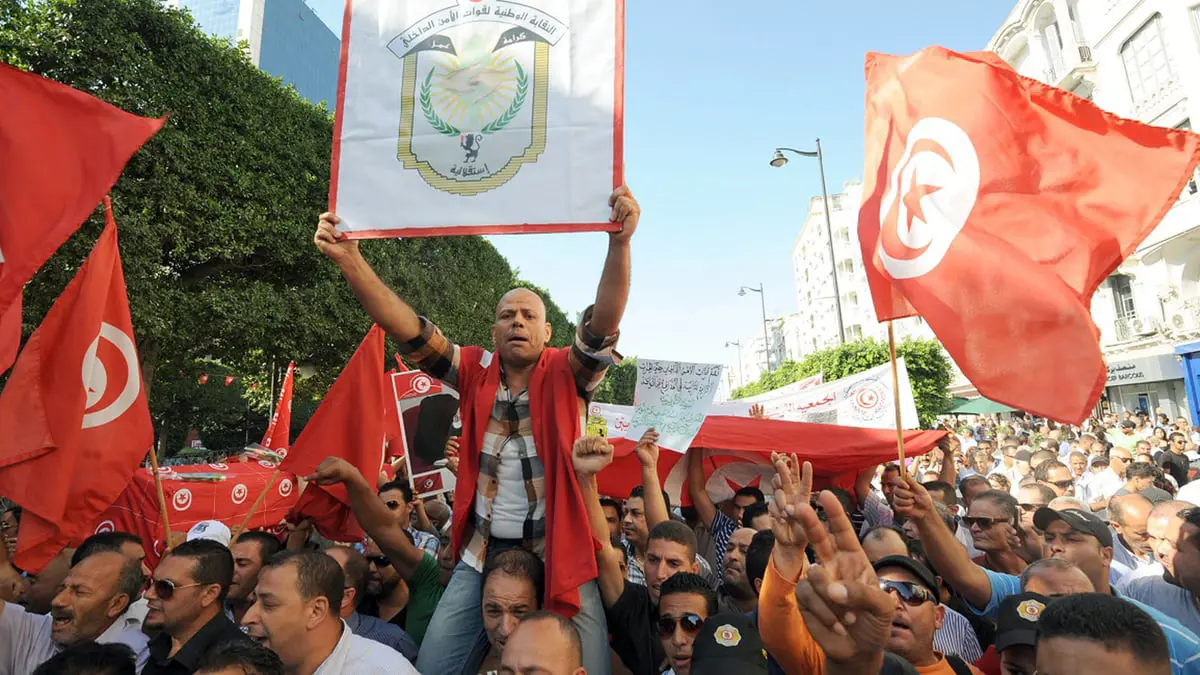 قاض تونسي يسجن 8 أعضاء من نقابة للشرطة بشبهة إرباك الأمن