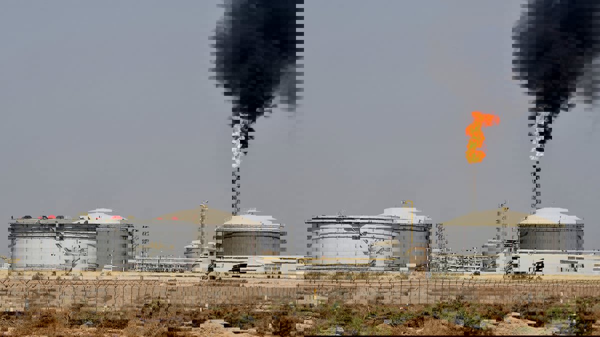 النفط يتكبد خسائر أسبوعية وسط مخاوف من ركود عالمي