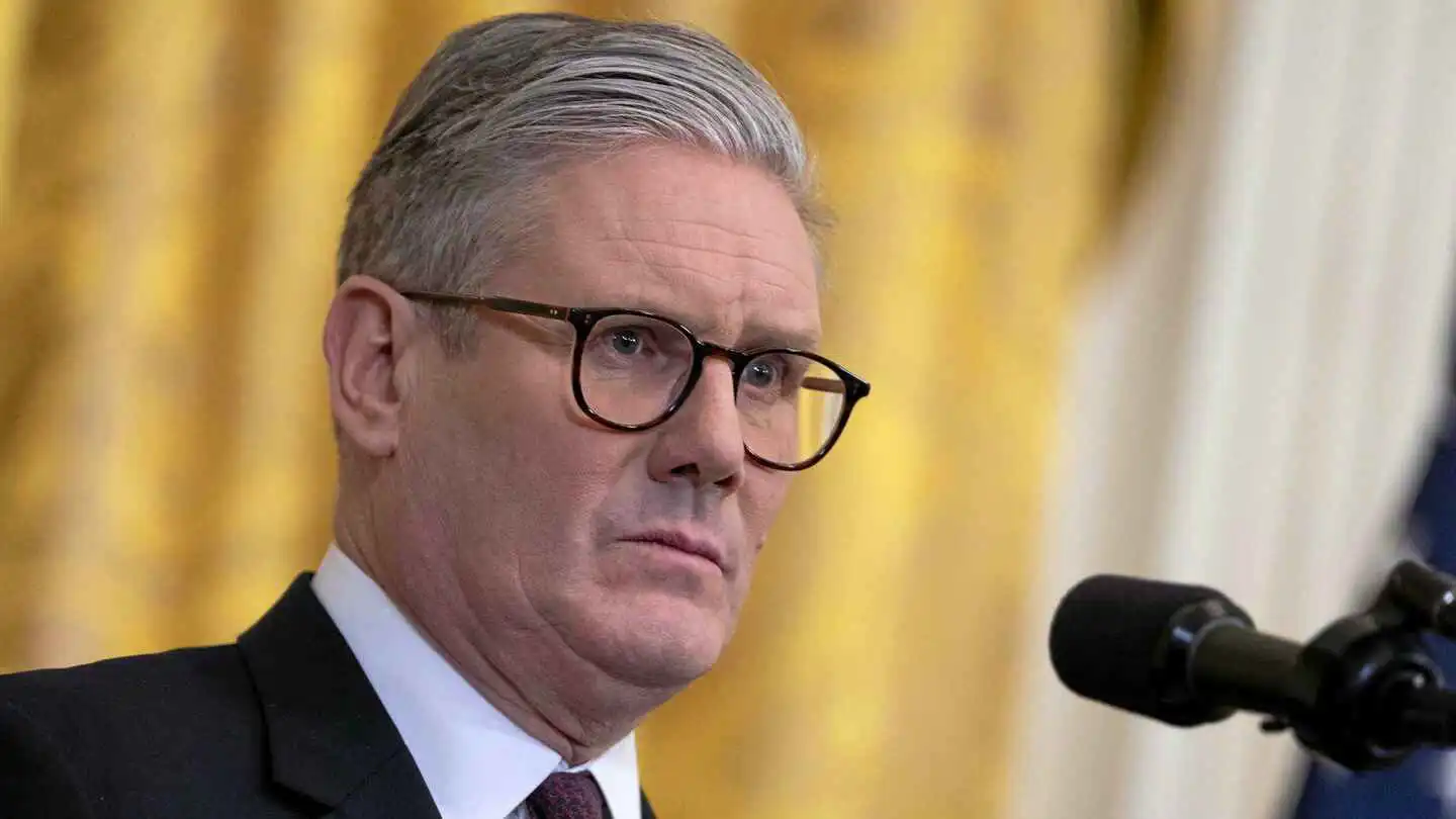 ستارمر يسعى للانضمام مجددا إلى برنامج إعادة التسلح الأوروبي