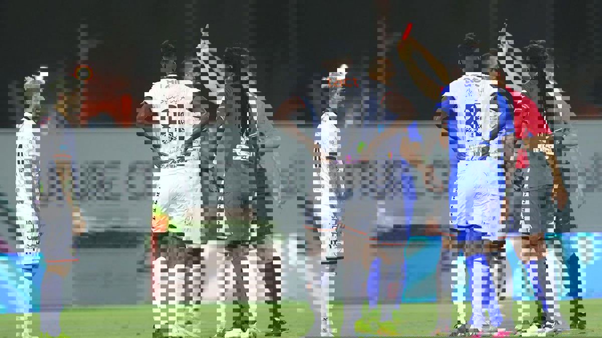 إيفر بانيغا: لا أعتقد أن ابني سيتحدث بطريقة غير لائقة عن الهلال