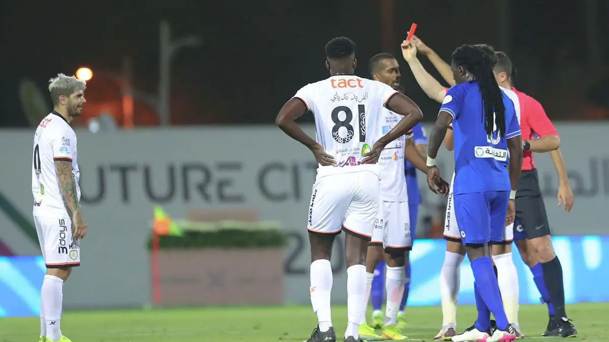 إيفر بانيغا: لا أعتقد أن ابني سيتحدث بطريقة غير لائقة عن الهلال