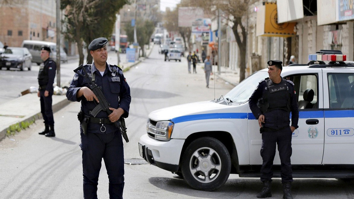 في الأردن.. نشر صورا إباحية "مفبركة" لقاصر فكان هذا عقابه