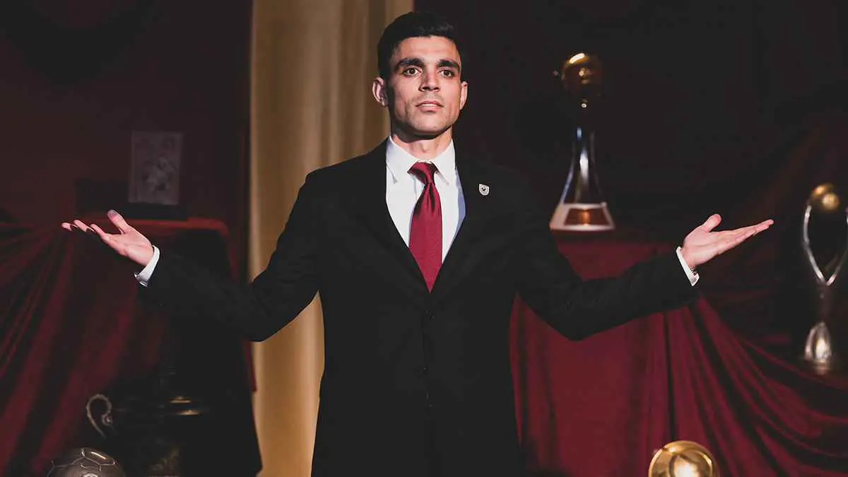 "فيديو بايخ".. أول رد من الزمالك حول تقديم أشرف بن شرقي