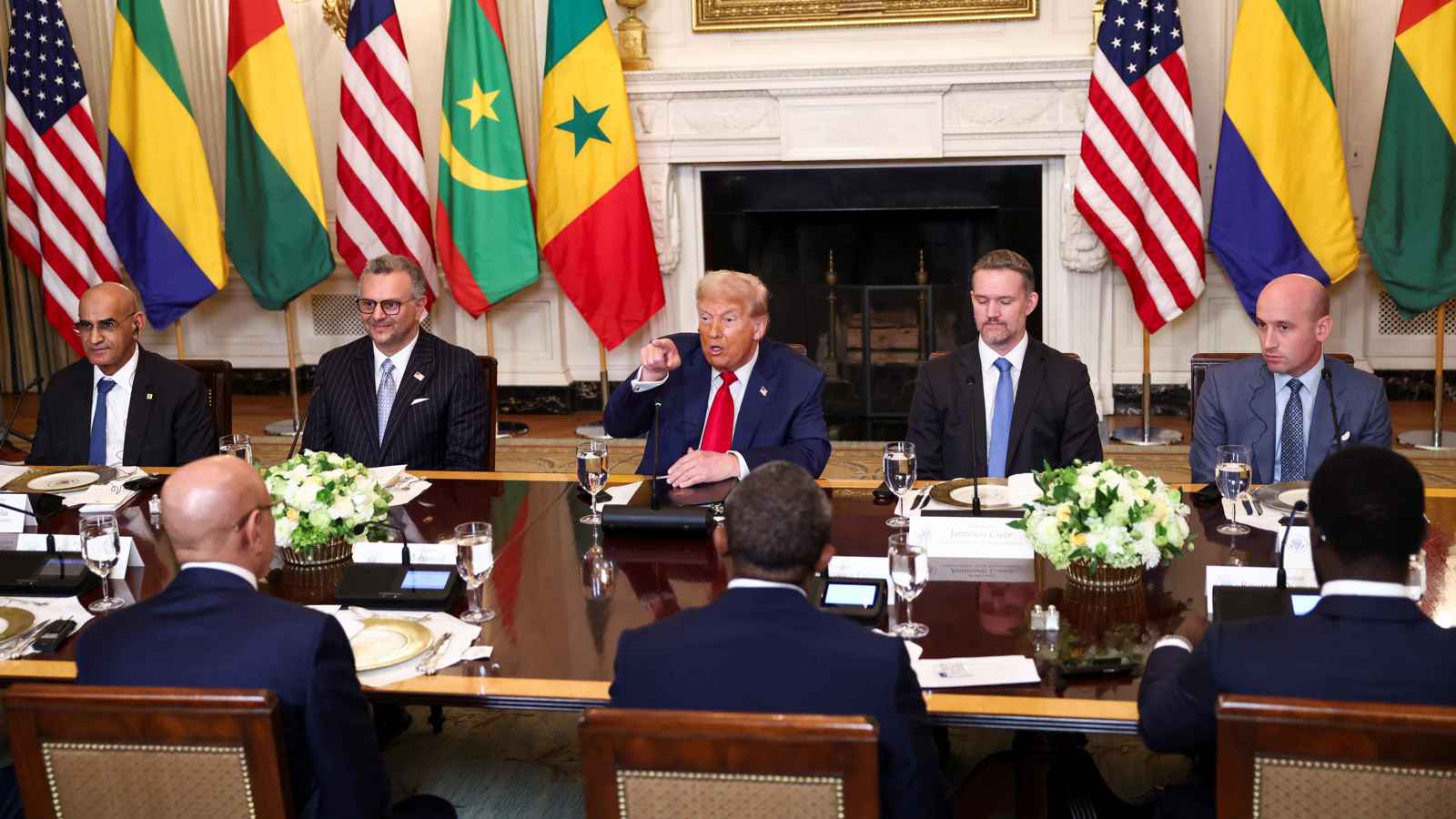 وثيقة تكشف صفقة ترامب "الخفية" مع الدول الأفريقية الخمس