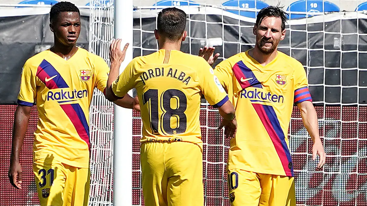 صحيفة تتوقع تشكيلة برشلونة أمام نابولي في دوري أبطال أوروبا