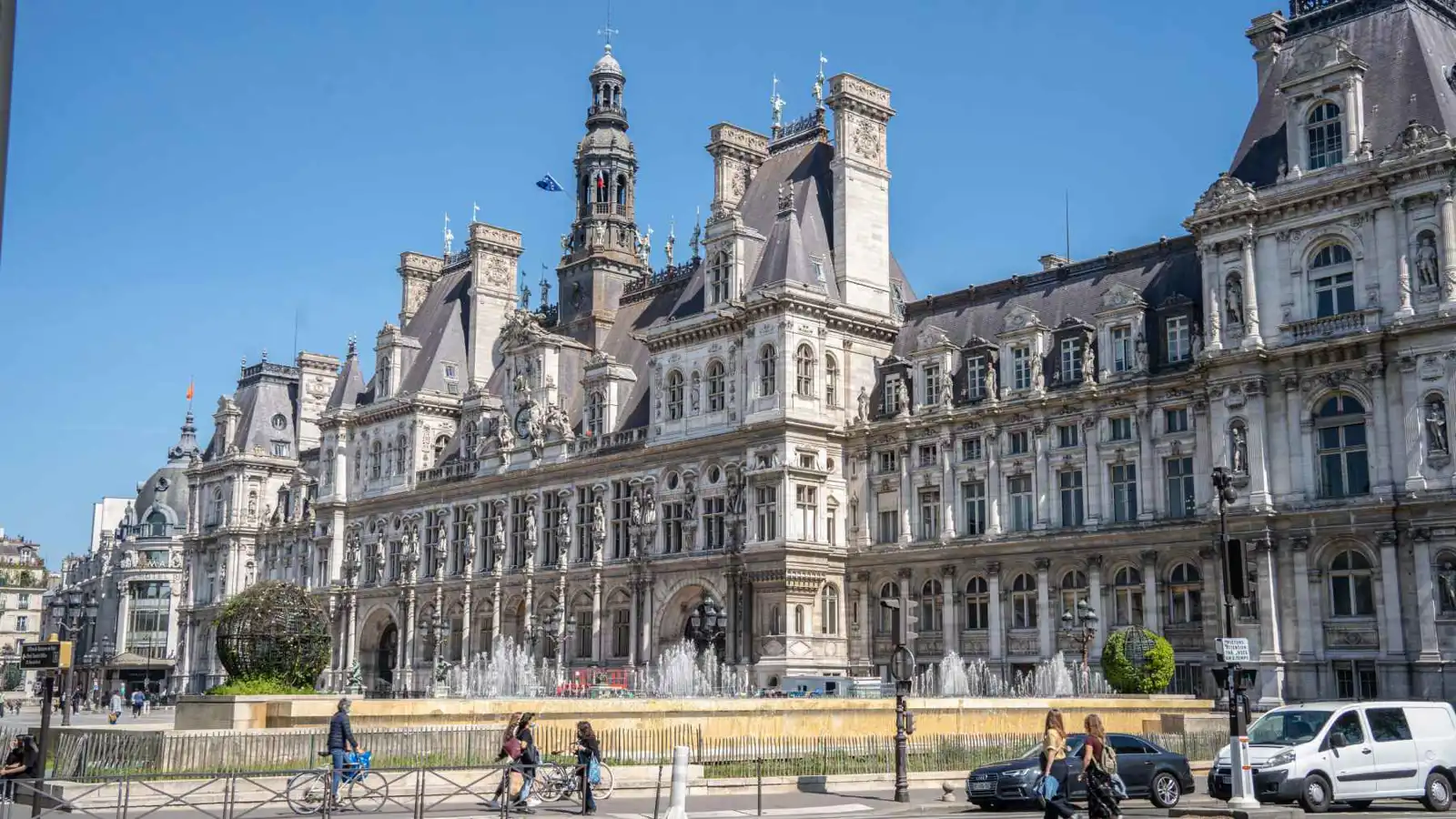 "نظام جديد".. اليمين المتطرف يطمع في مجلس باريس لأول مرة منذ ربع قرن