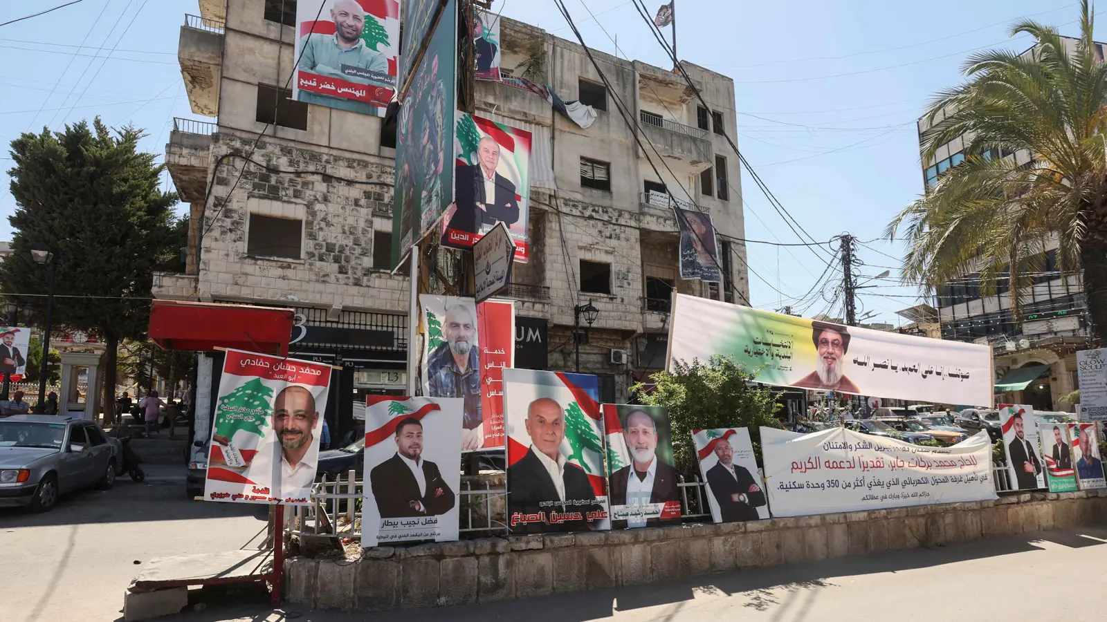 انتخابات بلا خصوم.. جدل حول هيمنة "حزب الله" على عشرات البلديات