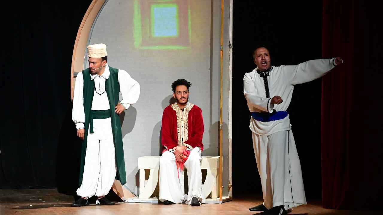 "قطيب الخيزران".. مسرحية تستعيد قصص الحب في التراث المغربي (صور)