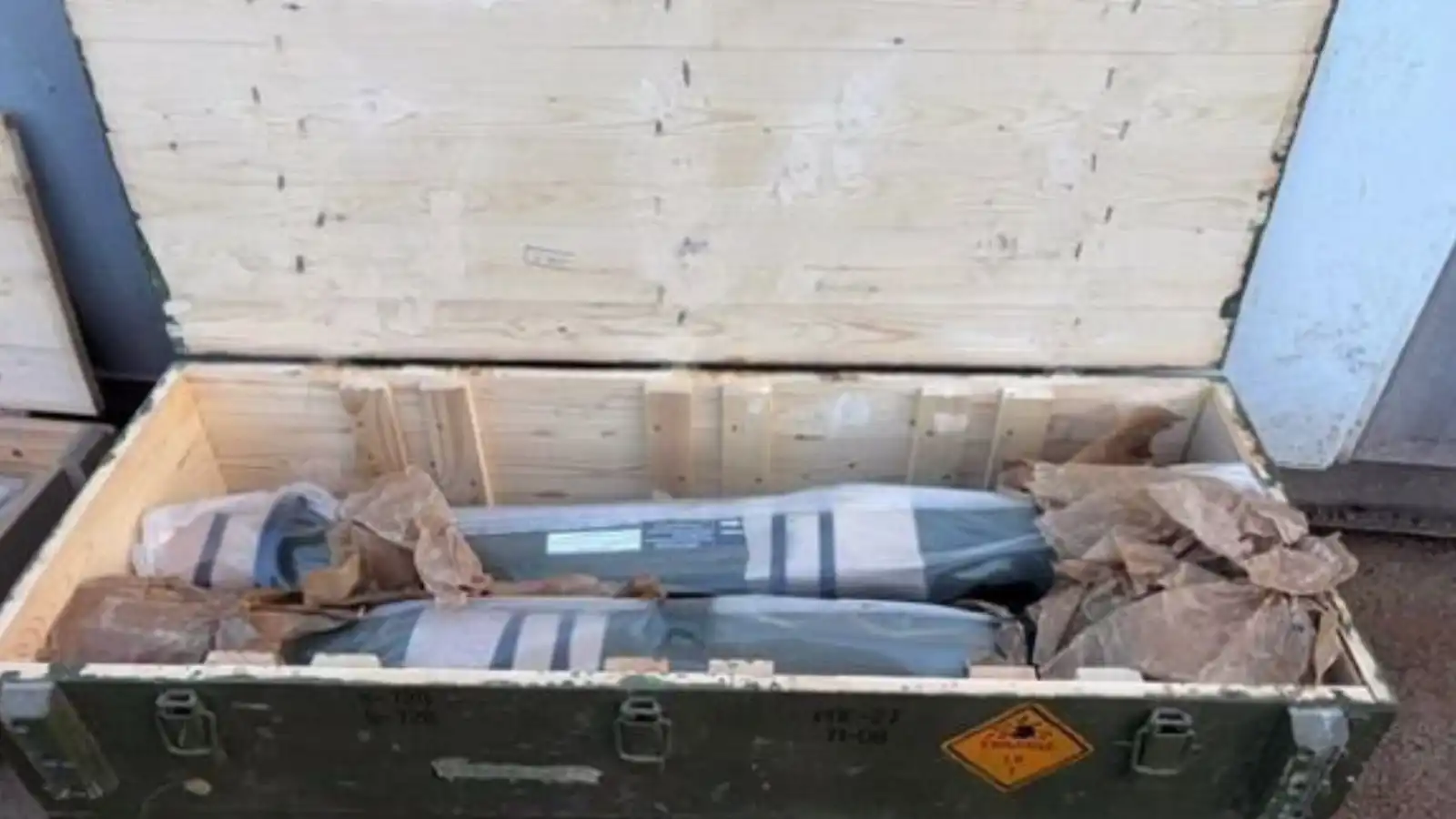 من الأسلحة والذخائر المصادرة